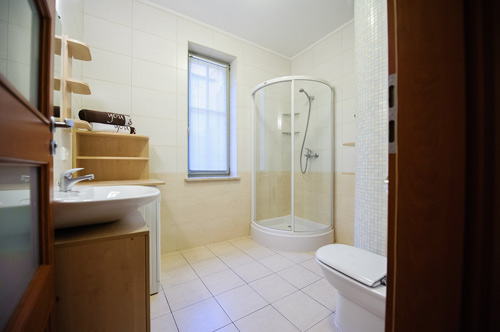 Apartamenty Sopot Kwatery Sopot Noclegi Sopot Hotele Sopot. Adres: 81-759 Sopot ul. Monte Cassino 40. azienka z pralk.